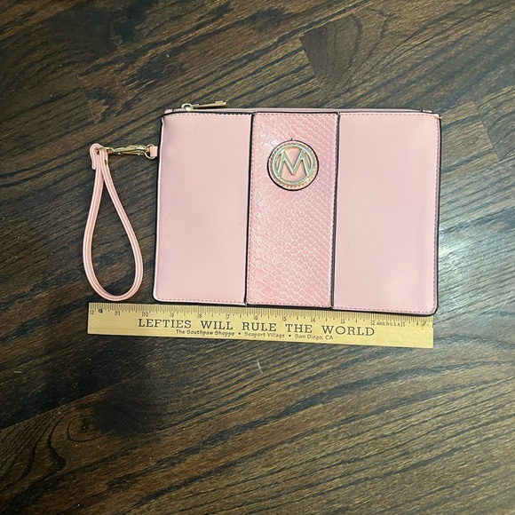 Light pink Mia K collections wristlet - Picture 8 of 10